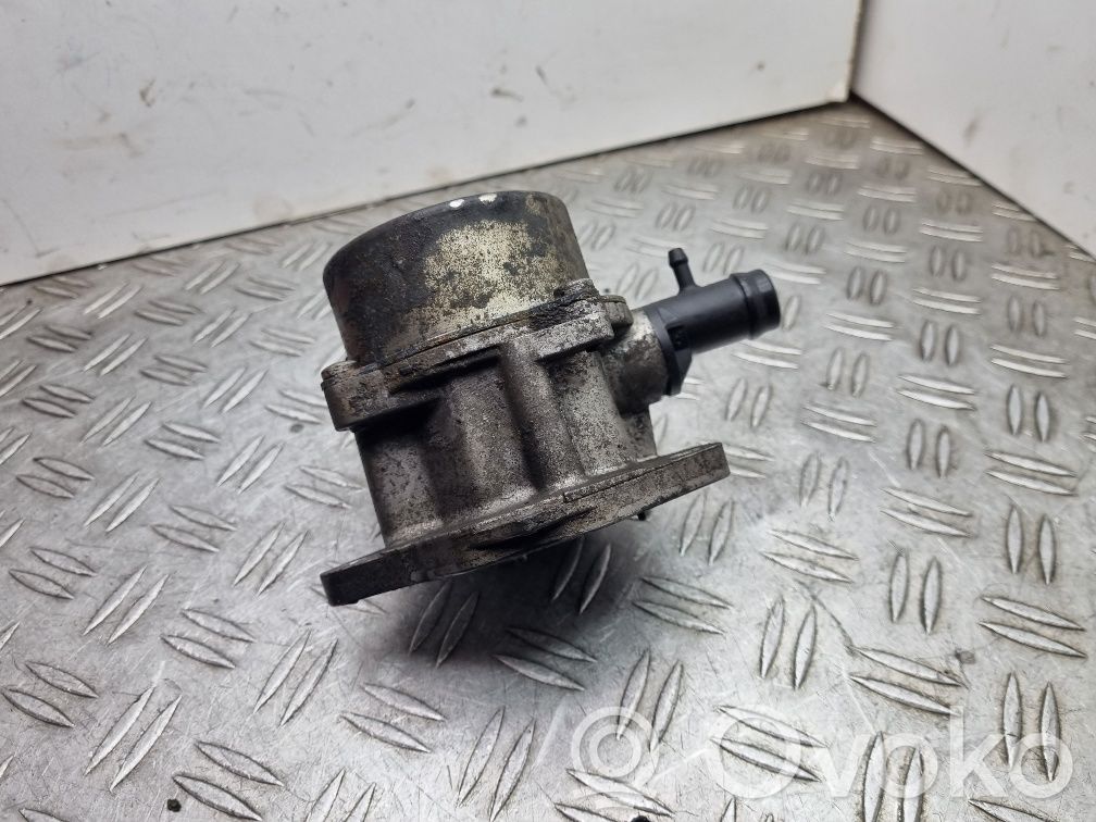 Renault Megane III Vacuum pump 
