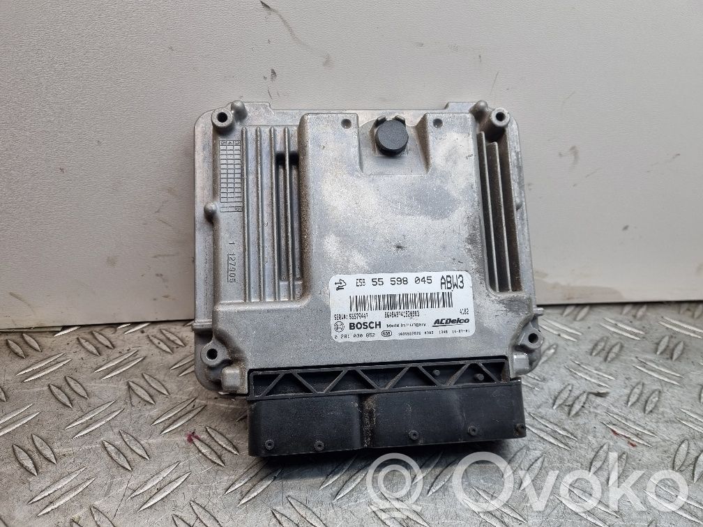 Opel Astra J Engine control unit/module 