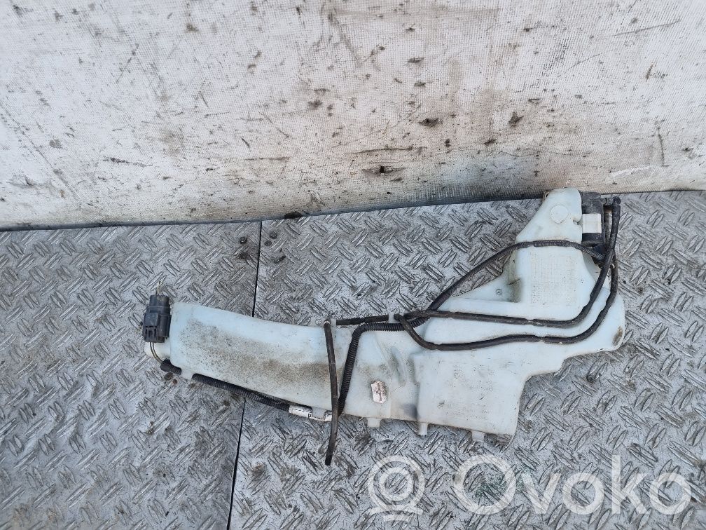 Ford Focus Windshield washer fluid reservoir/tank 