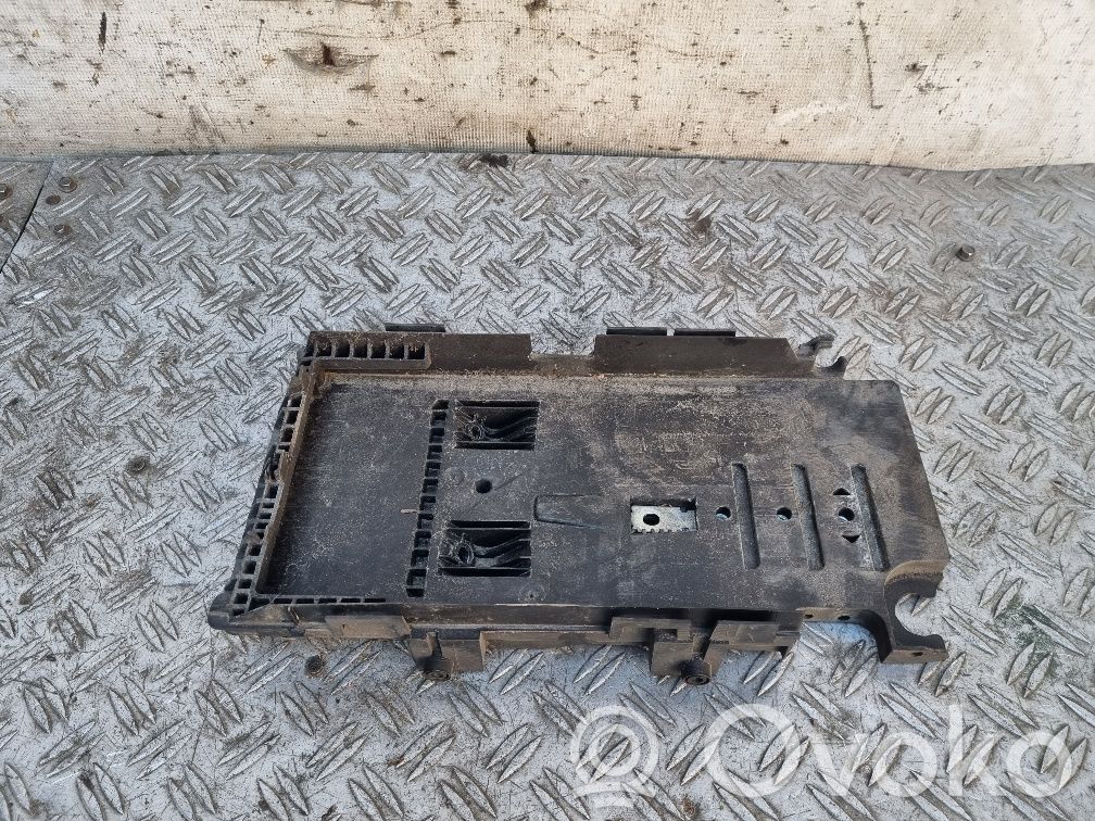 Ford Galaxy Akumulatora nostiprināšanas pamatne 