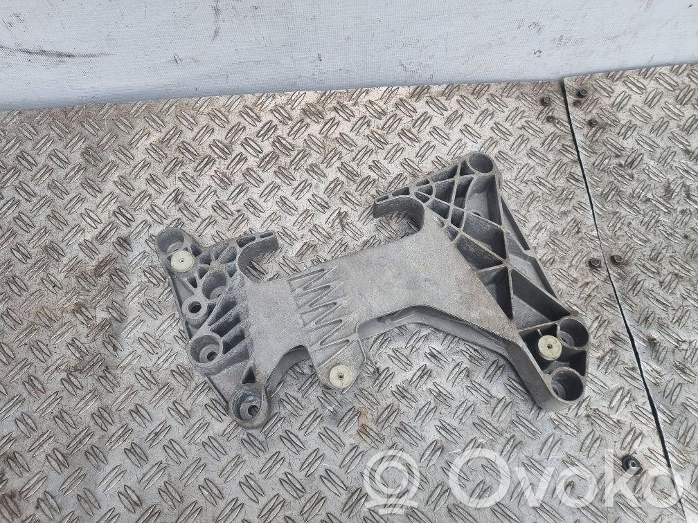 BMW 7 G11 G12 Engine mount bracket 