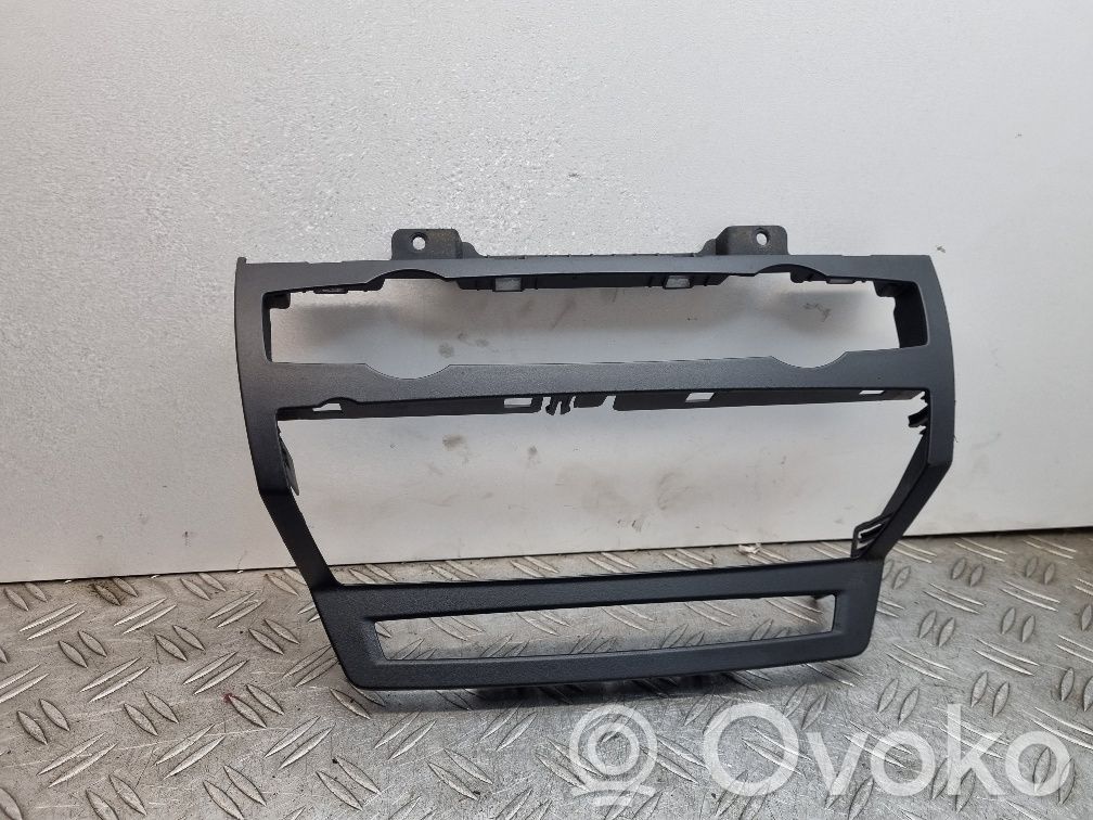 BMW X5 E70 Cadre, panneau d'unité radio / GPS 