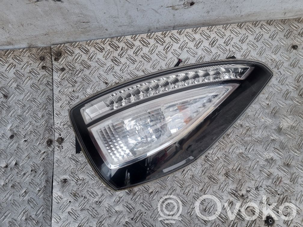 Mazda 5 Galinis žibintas kėbule 