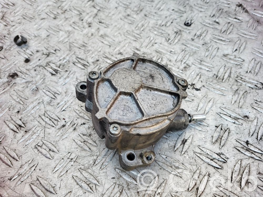 Ford Focus C-MAX Vacuum pump 