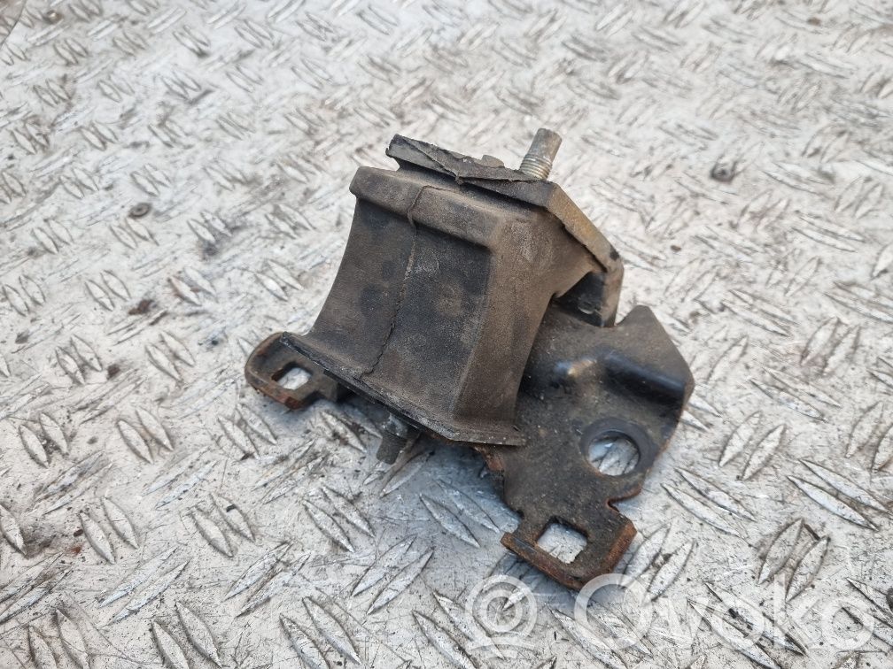Nissan Pathfinder R51 Engine mount bracket 