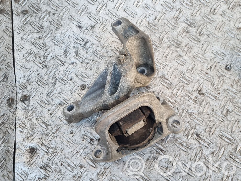 Renault Megane III Engine mount bracket 