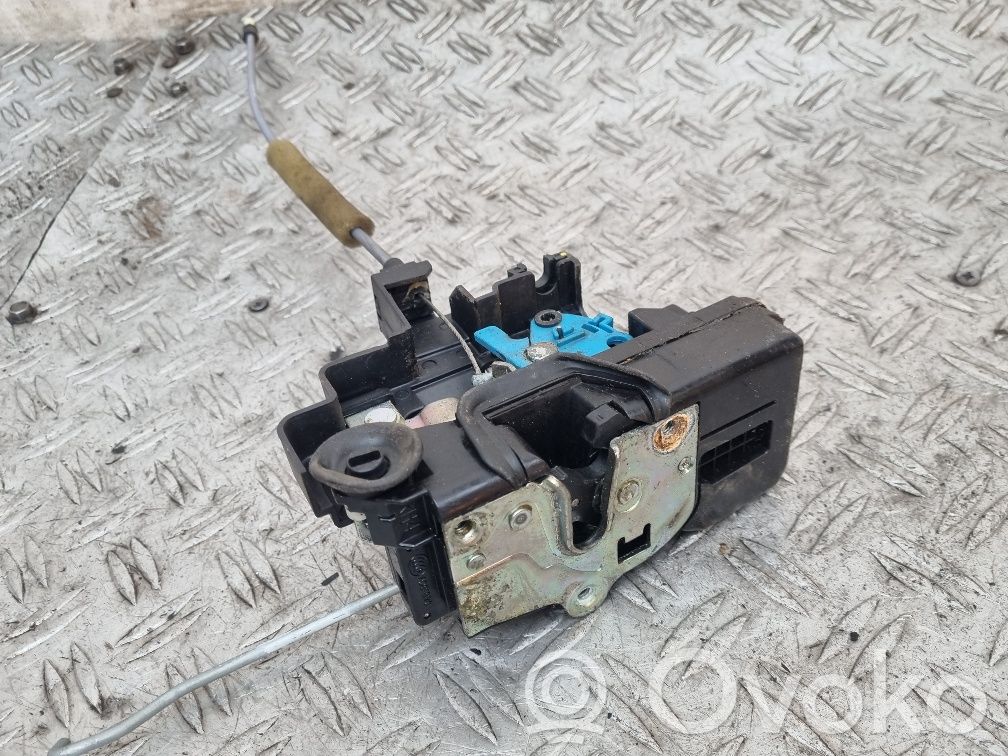 Opel Antara Takaoven lukko 