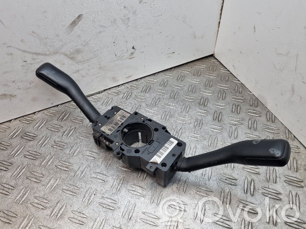 Skoda Fabia Mk1 (6Y) Wiper turn signal indicator stalk/switch 