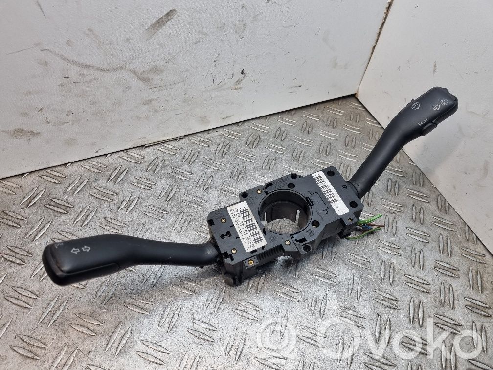 Skoda Fabia Mk1 (6Y) Wiper turn signal indicator stalk/switch 