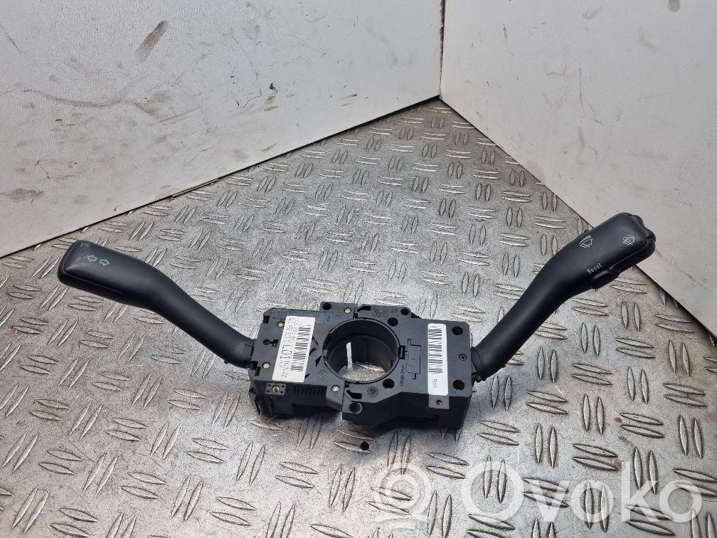 Seat Toledo II (1M) Wiper turn signal indicator stalk/switch 