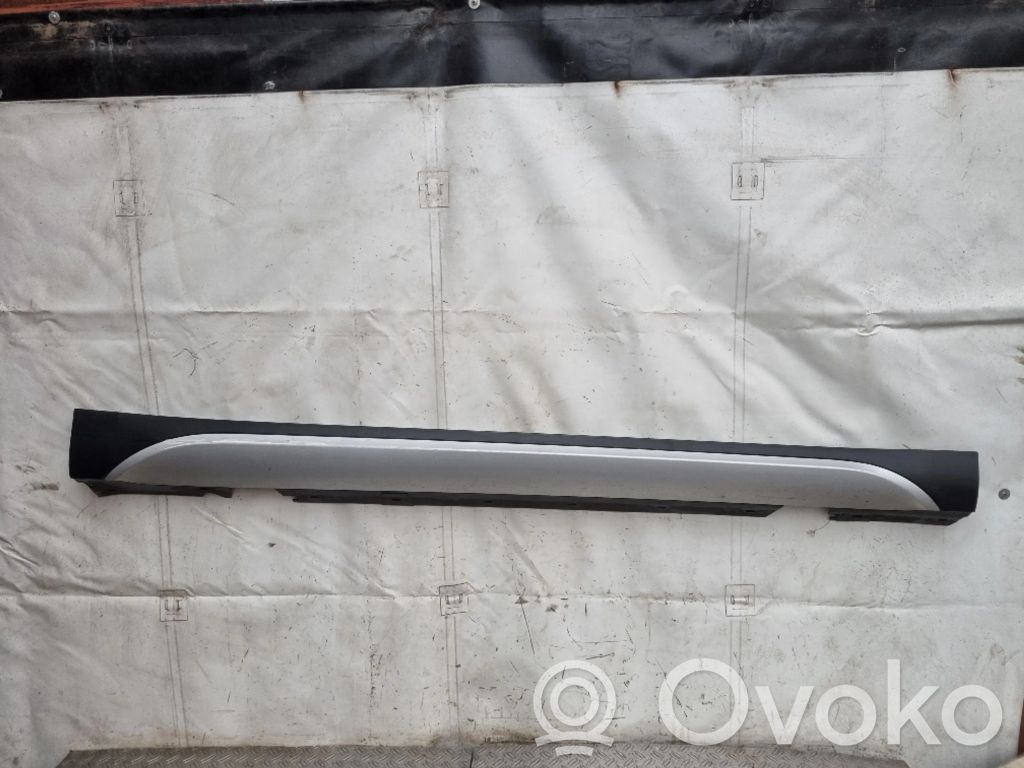 BMW X1 E84 Sill 