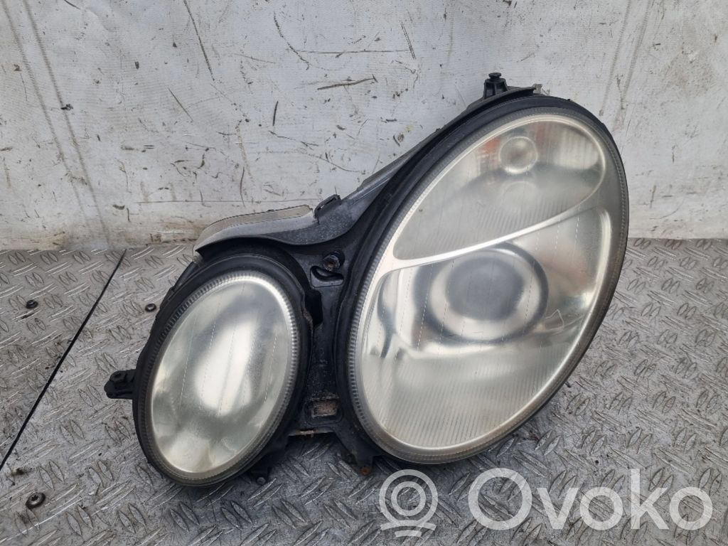 Mercedes-Benz E W211 Lampa przednia 