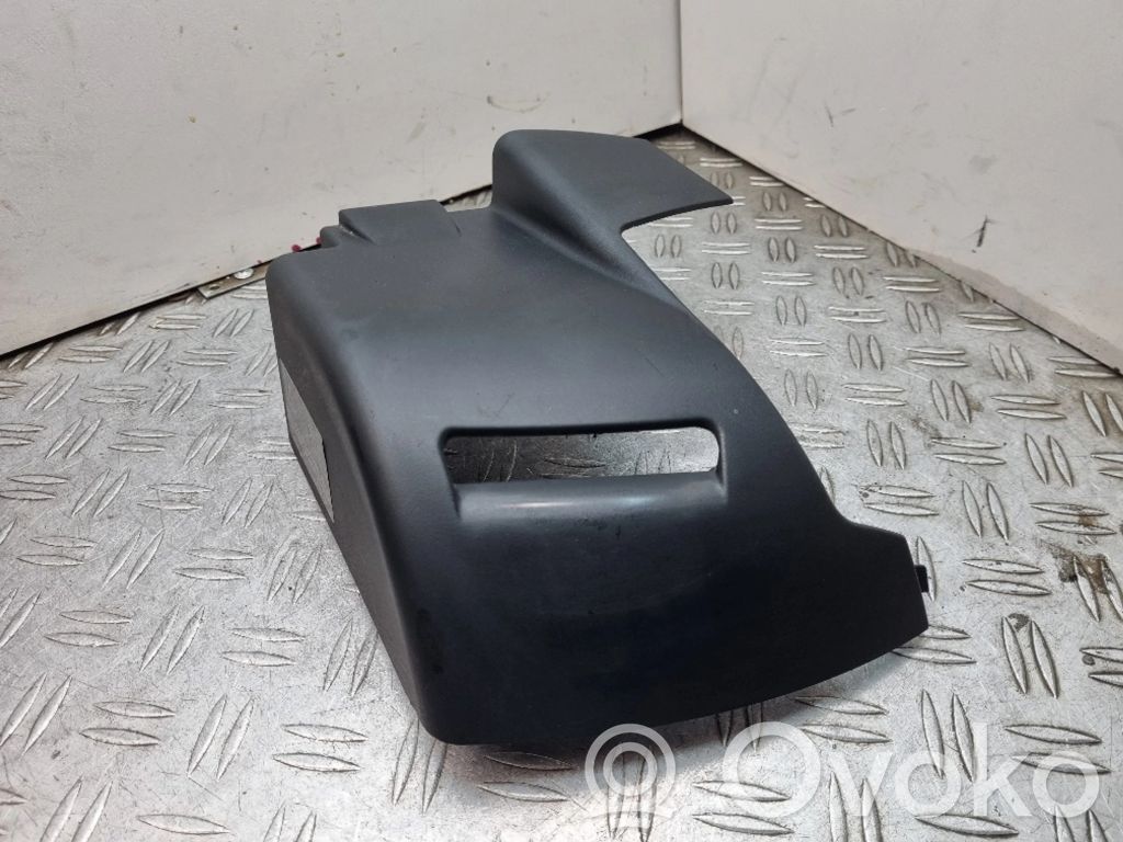 BMW X3 E83 Seat belt trim 