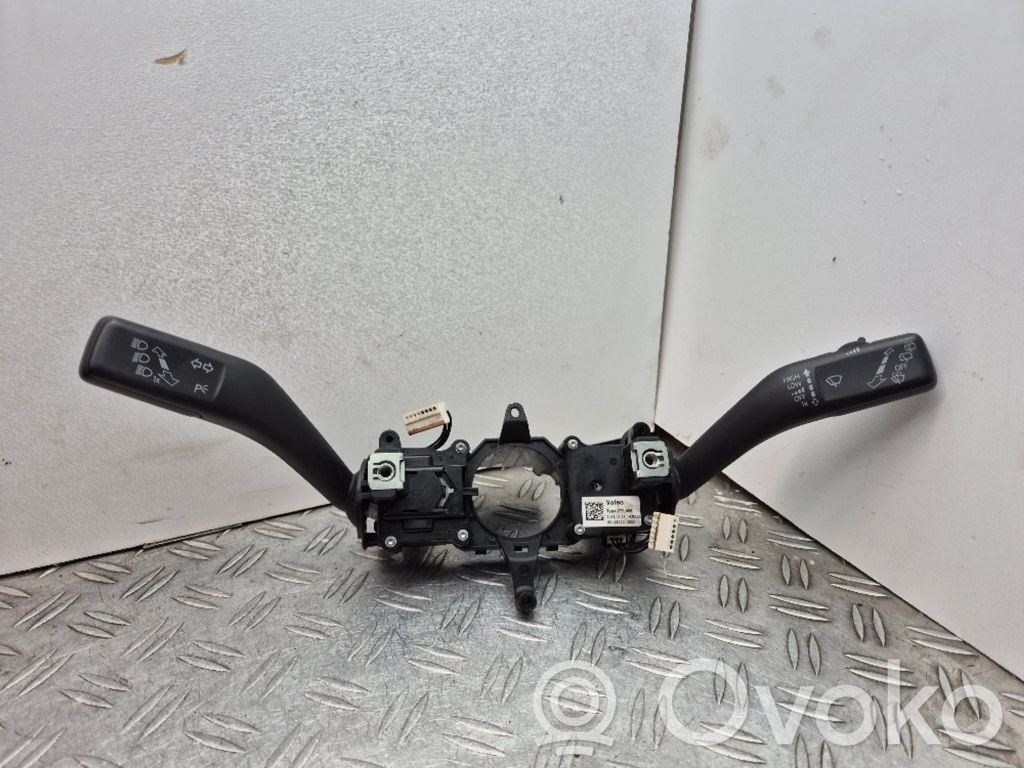 Skoda Octavia Mk2 (1Z) Wiper turn signal indicator stalk/switch 