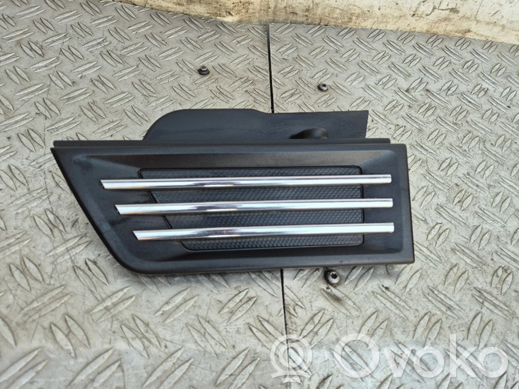 Dodge Nitro Režģis spārnā 