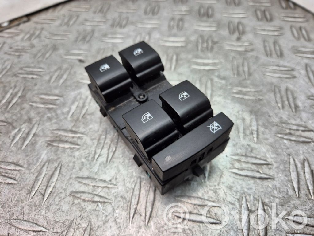 Opel Meriva B Electric window control switch 