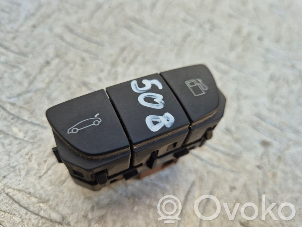 Peugeot 508 Tailgate opening switch 