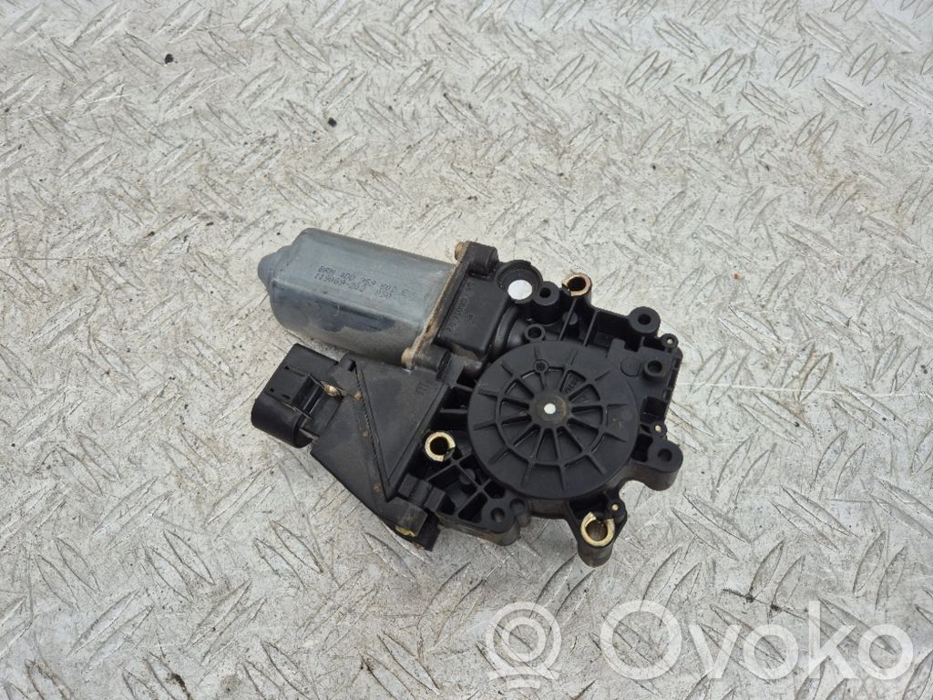 Audi A8 S8 D2 4D Front door window regulator motor 