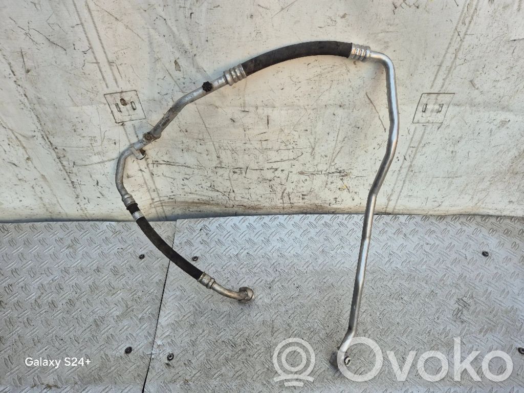 BMW 2 F45 Ilmastointilaitteen putki (A/C) 