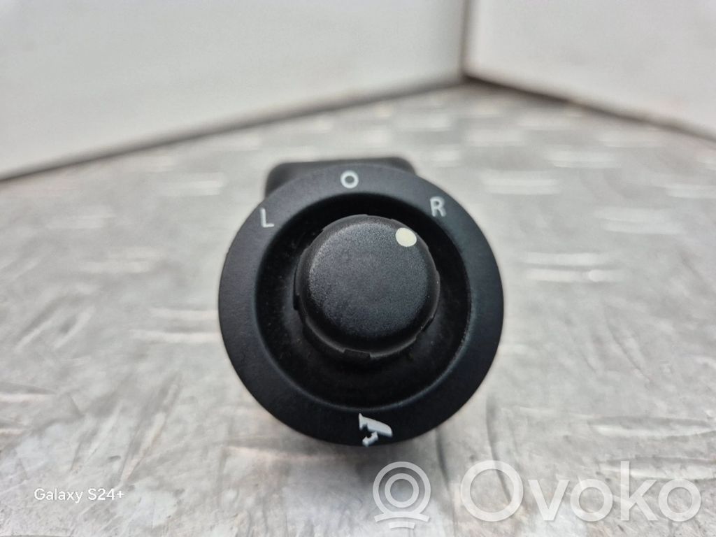 Chrysler 300 - 300C Electric window control switch 