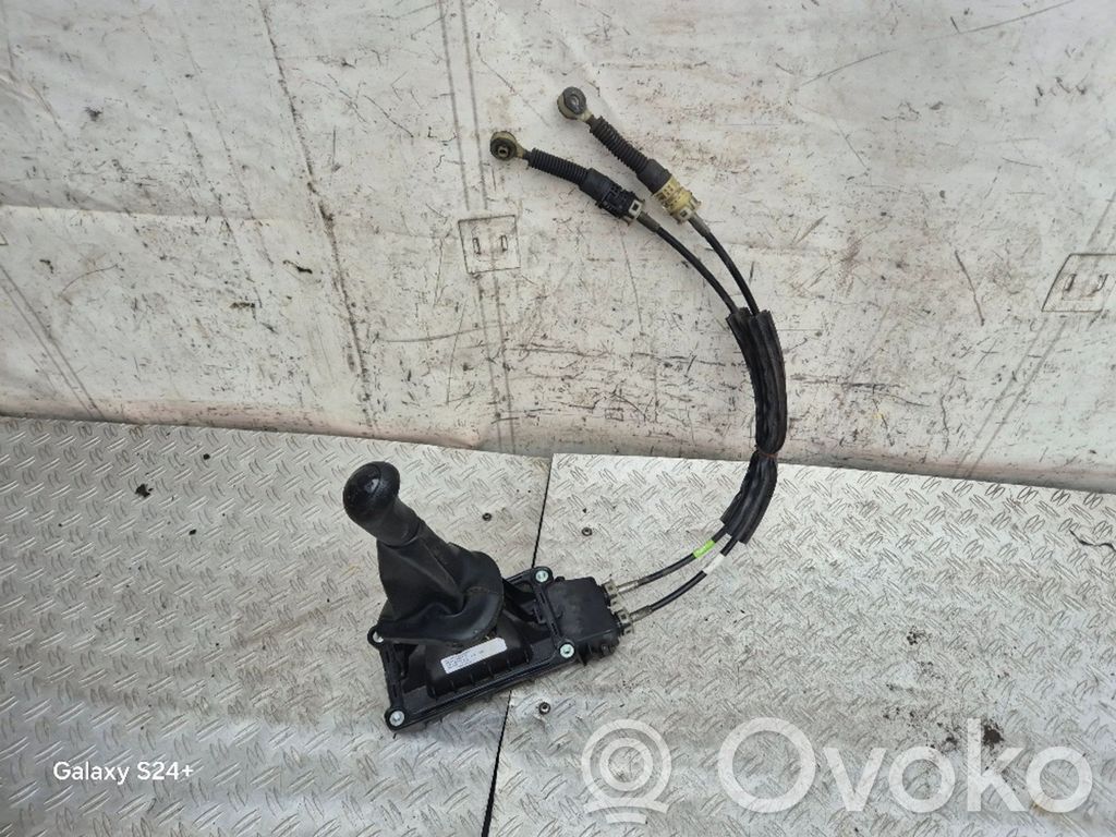 Dacia Sandero II Gear shifter/selector 