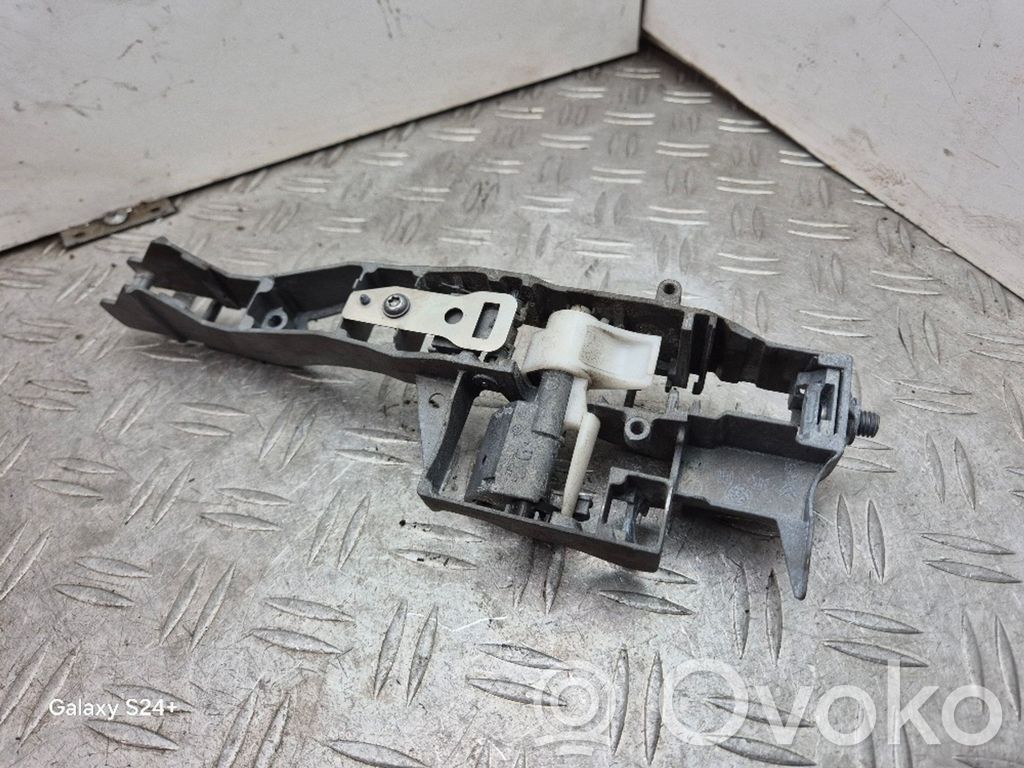 Peugeot 3008 I Rear door exterior handle/bracket 