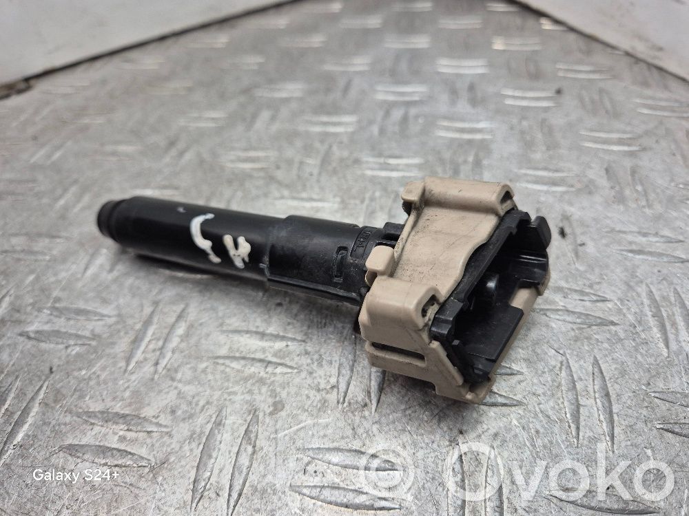 Mazda 3 III Headlight washer spray nozzle 