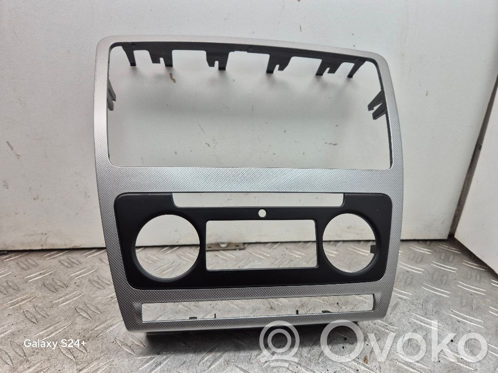 Skoda Octavia Mk2 (1Z) Radija/ CD/DVD grotuvas/ navigacija 