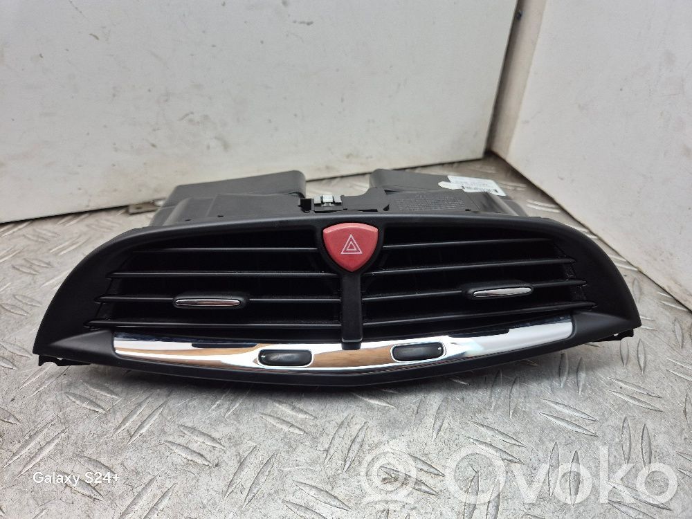 Lancia Delta III Rejilla de ventilación central del panel 