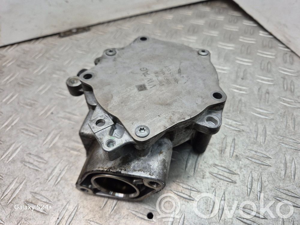 Volkswagen Golf VII Vacuum pump 