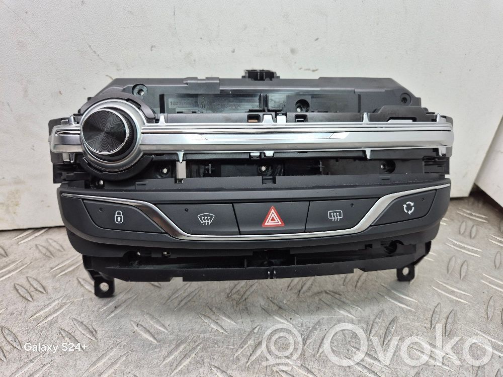 Peugeot 308 Radio/CD/DVD/GPS head unit 