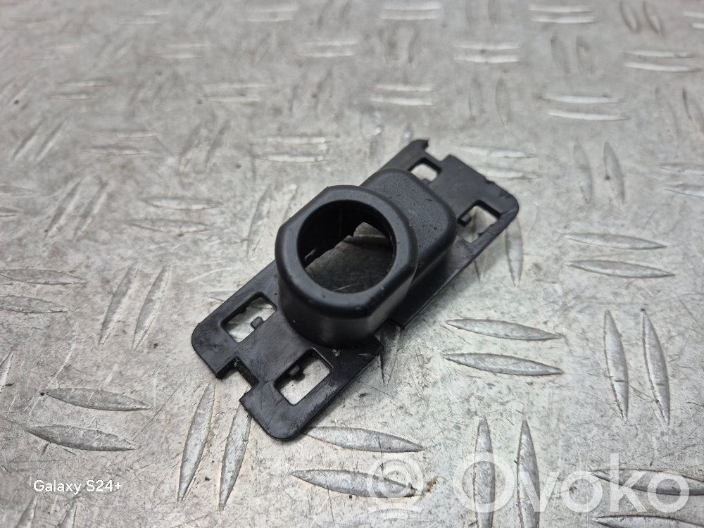 BMW X5 E70 Soporte del sensor de aparcamiento delantero (PDC) 