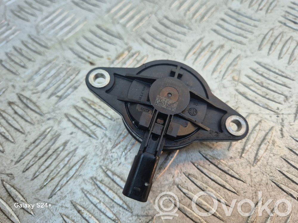 Volkswagen PASSAT B8 Camshaft position sensor 