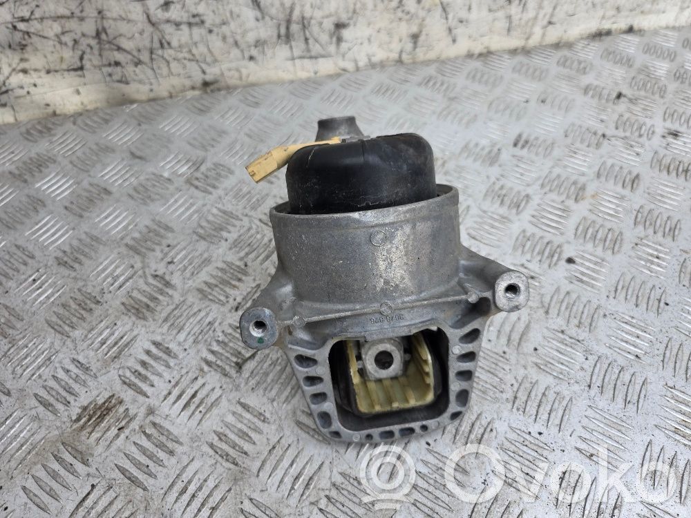 Audi A4 S4 B9 Engine mount bracket 