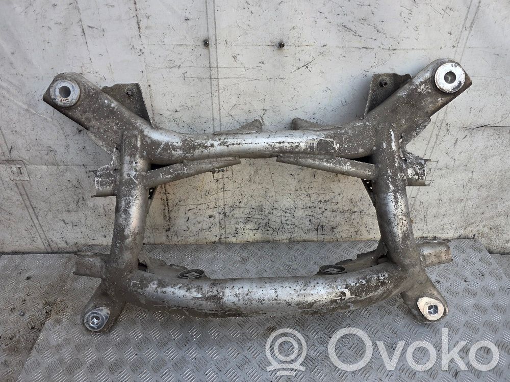 BMW 5 F10 F11 Galinis traversas 