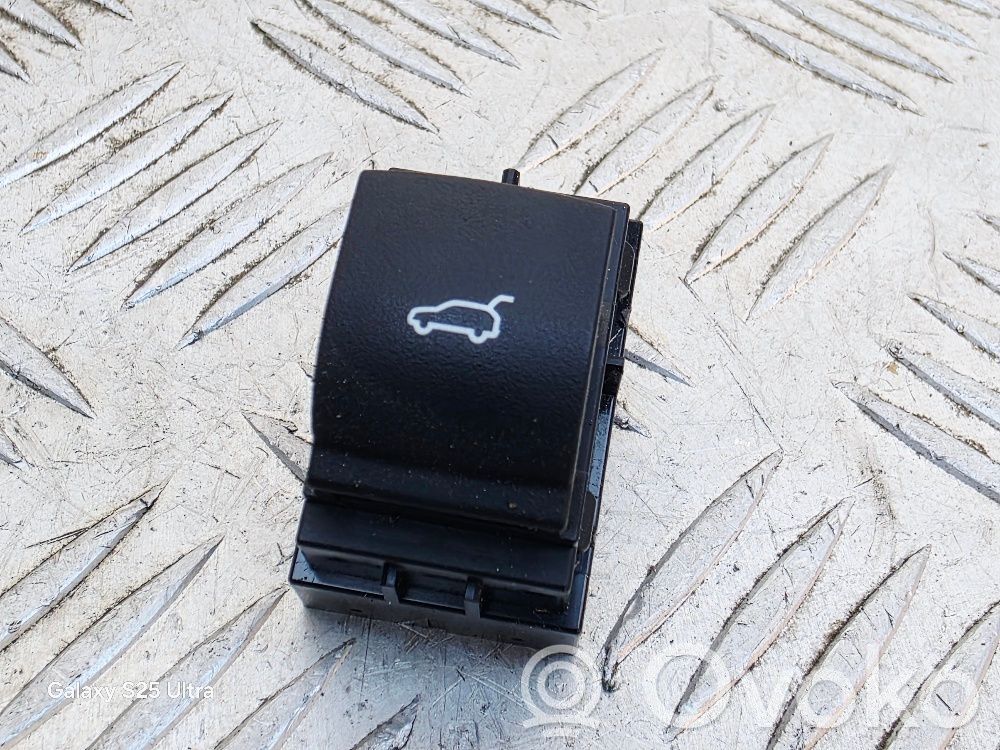 BMW X5 F15 Tailgate opening switch 