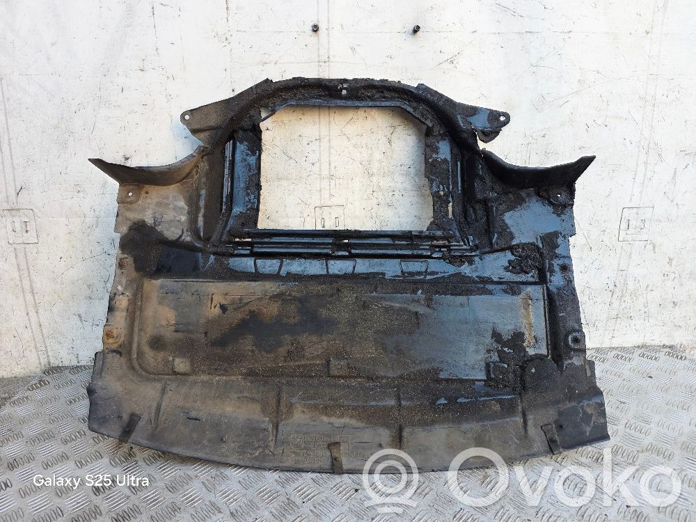 BMW 7 E38 Variklio dugno apsauga 