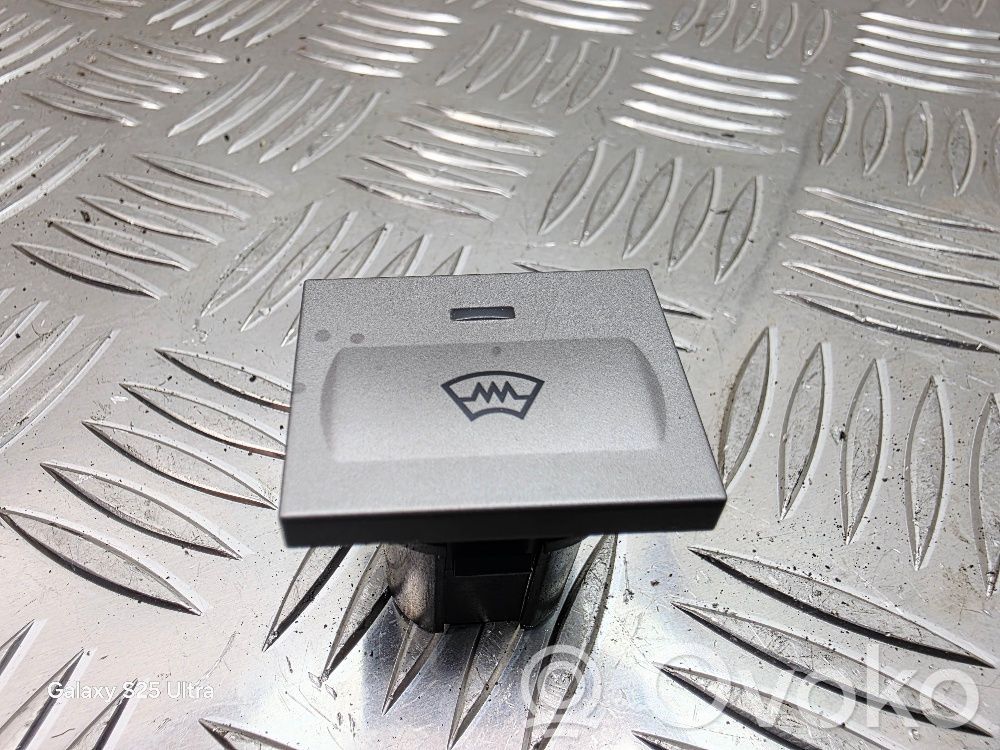 Ford Kuga I Windscreen/window heater switch 