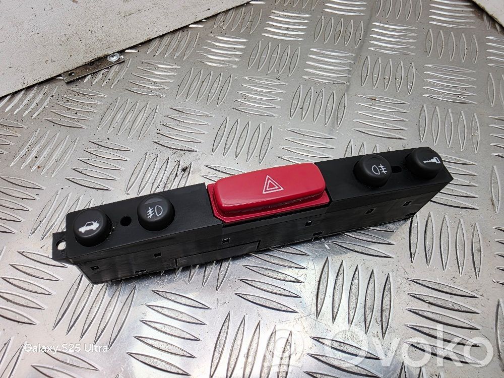 Alfa Romeo GT Hazard light switch 