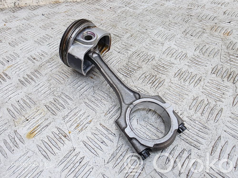 Toyota Corolla E210 E21 Pistón con biela 