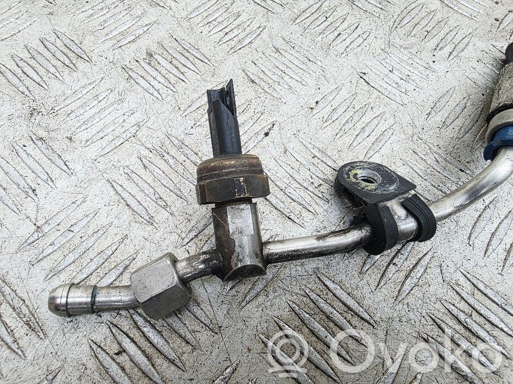 BMW 3 E92 E93 Fuel pressure sensor 