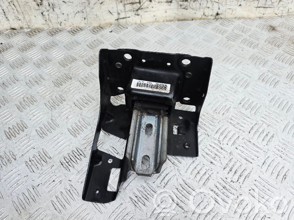Citroen C3 Engine mount bracket 