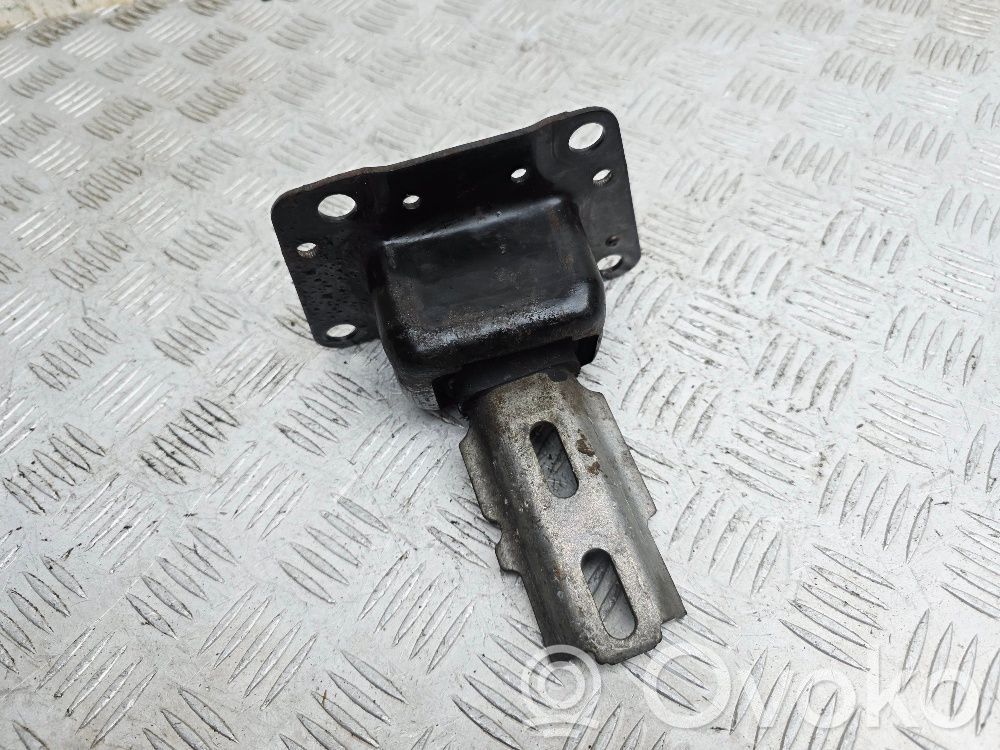 Peugeot 208 I Engine mount bracket 