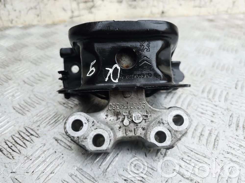 Citroen C3 Engine mount bracket 
