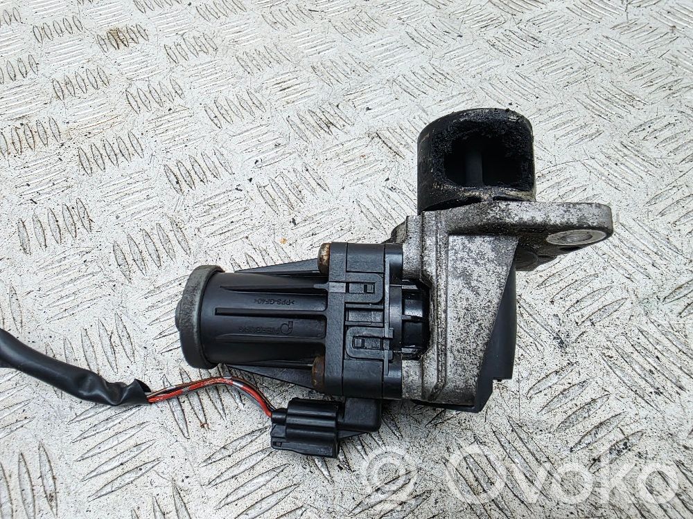 Nissan Juke I F15 EGR valve 
