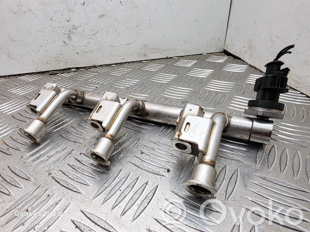 Ford Focus Fuel main line pipe 