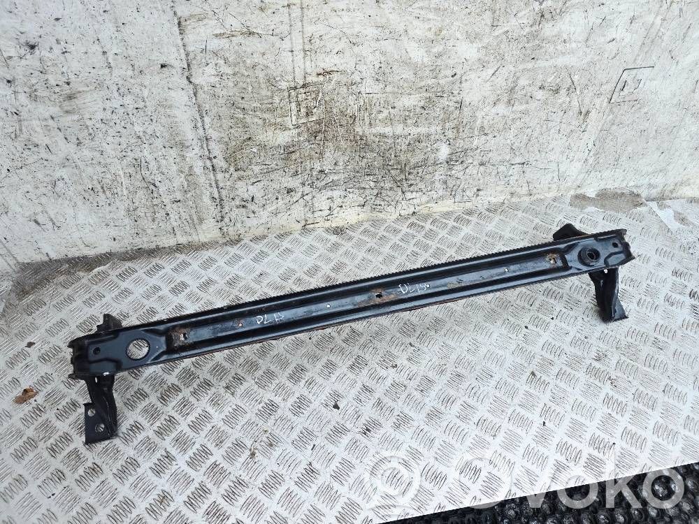 Radiator mount bracket