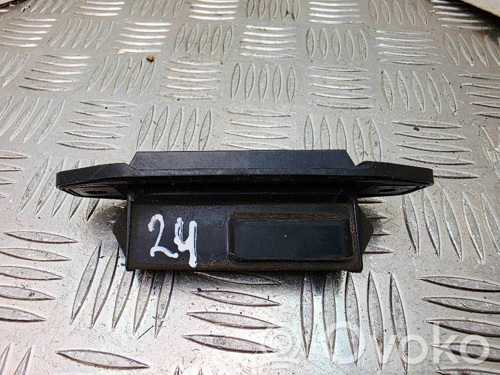 Toyota Auris E180 Interruptor para abrir la puerta trasera 