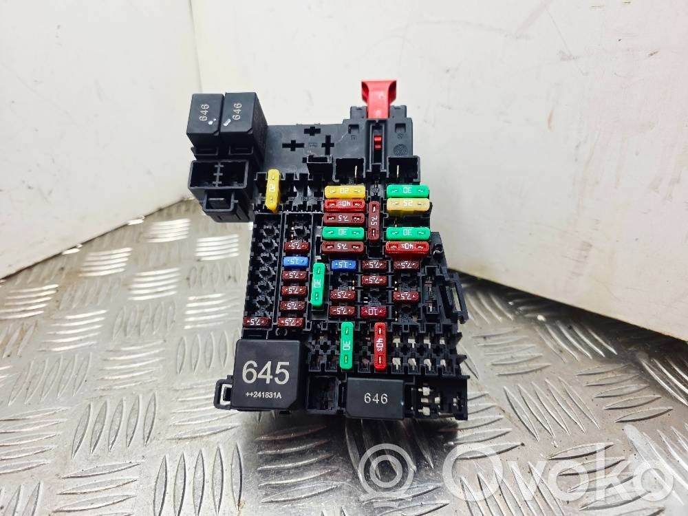 Audi A1 Fuse module 