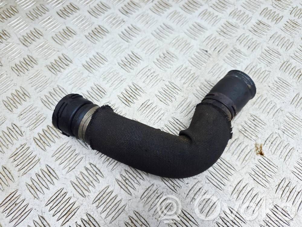 Audi A8 S8 D3 4E Engine coolant pipe/hose 